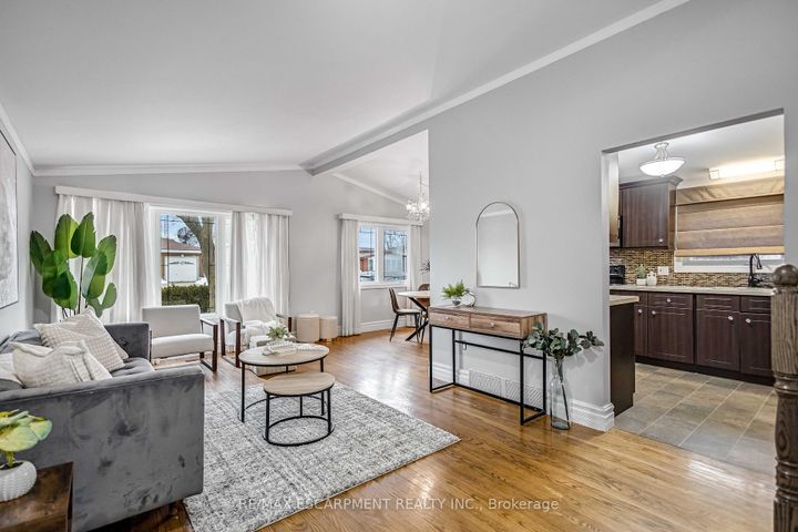 Photo 7 at 85 Ranchdale Drive, Thorner, Hamilton