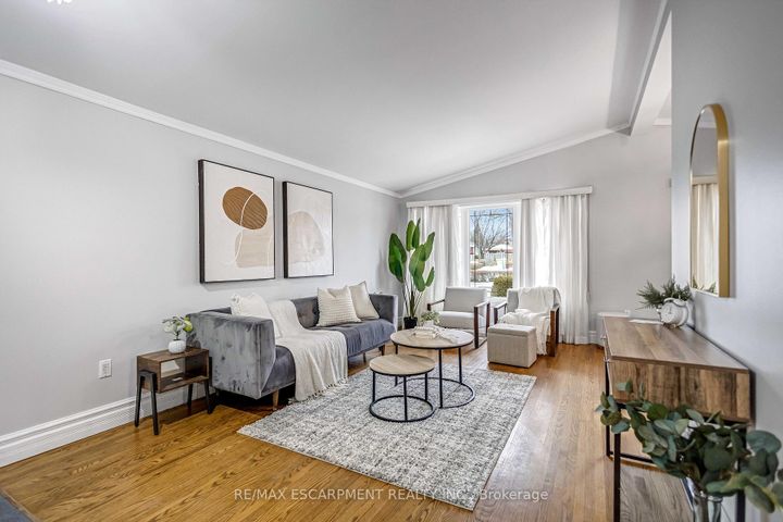 Photo 8 at 85 Ranchdale Drive, Thorner, Hamilton