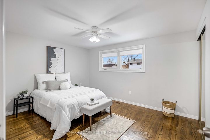 Photo 16 at 85 Ranchdale Drive, Thorner, Hamilton