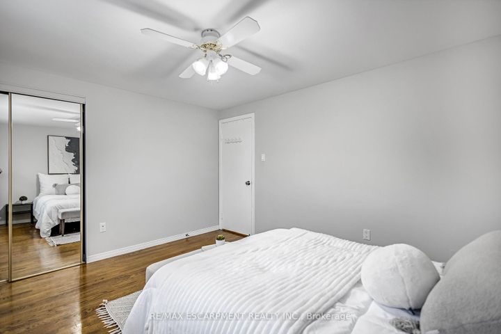 Photo 17 at 85 Ranchdale Drive, Thorner, Hamilton