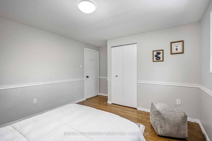 Photo 19 at 85 Ranchdale Drive, Thorner, Hamilton