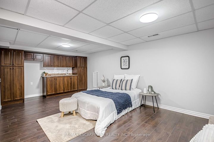 Photo 32 at 85 Ranchdale Drive, Thorner, Hamilton