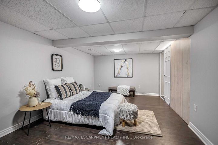 Photo 34 at 85 Ranchdale Drive, Thorner, Hamilton