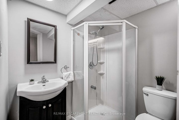 Photo 35 at 85 Ranchdale Drive, Thorner, Hamilton