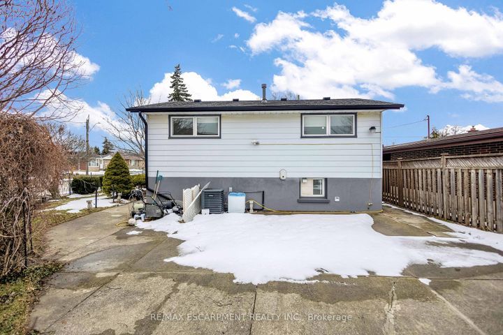 Photo 39 at 85 Ranchdale Drive, Thorner, Hamilton