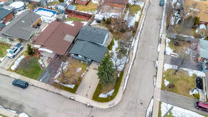 Photo 42 at 85 Ranchdale Drive, Thorner, Hamilton