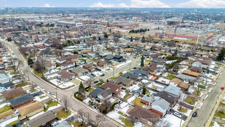 Photo 47 at 85 Ranchdale Drive, Thorner, Hamilton