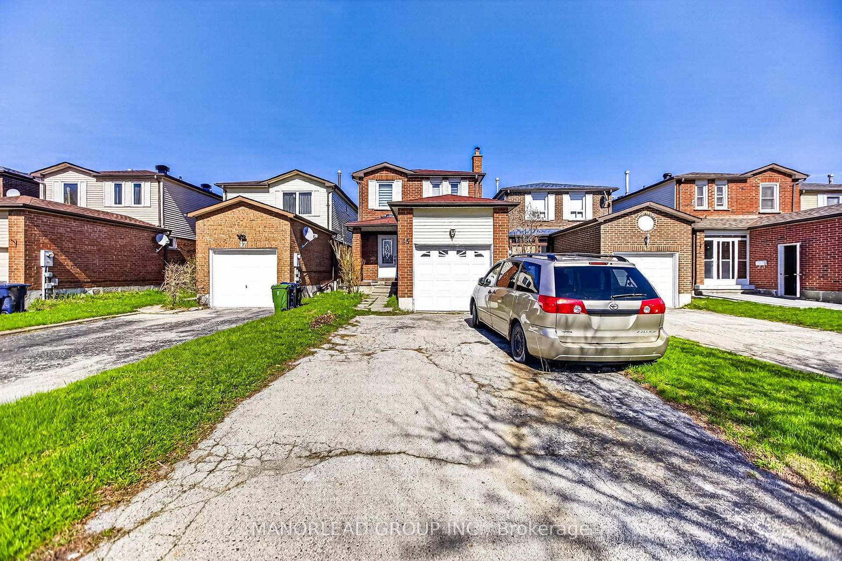 45 Brimstone Crescent, Agincourt North, Toronto photo number 2