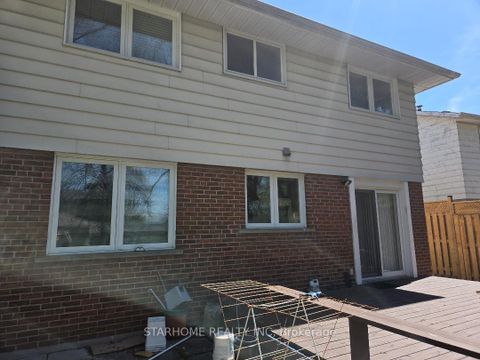 Photo 1 at 8 Shaughnessy Boulevard, Henry Farm, Toronto