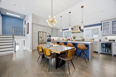 Photo 5 at 18 Winsdale Road, Markland Wood, Toronto
