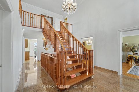 Photo 4 at 112 Bourbon Street, East Woodbridge, Vaughan