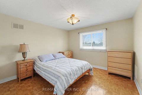 Photo 13 at 112 Bourbon Street, East Woodbridge, Vaughan