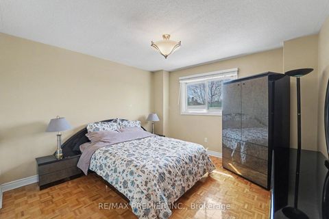 Photo 15 at 112 Bourbon Street, East Woodbridge, Vaughan