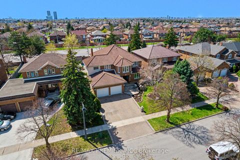 Photo 23 at 112 Bourbon Street, East Woodbridge, Vaughan