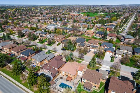 Photo 30 at 112 Bourbon Street, East Woodbridge, Vaughan