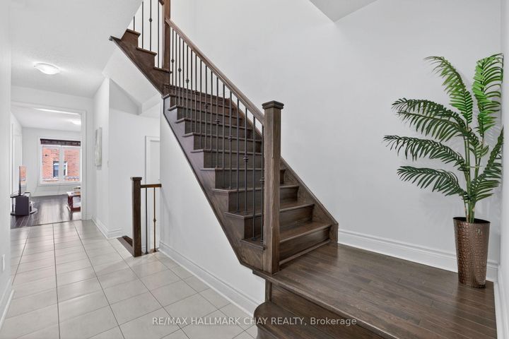 Photo 4 at 62 Fortis Crescent, Bradford, Bradford West Gwillimbury