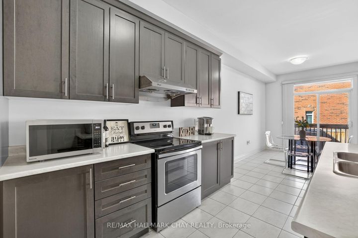 Photo 12 at 62 Fortis Crescent, Bradford, Bradford West Gwillimbury