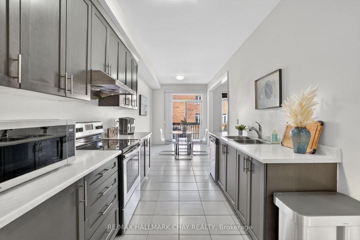 Photo 13 at 62 Fortis Crescent, Bradford, Bradford West Gwillimbury