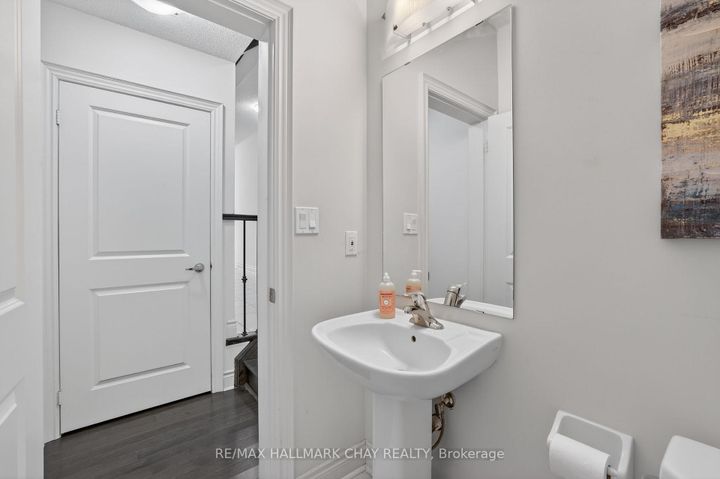 Photo 16 at 62 Fortis Crescent, Bradford, Bradford West Gwillimbury
