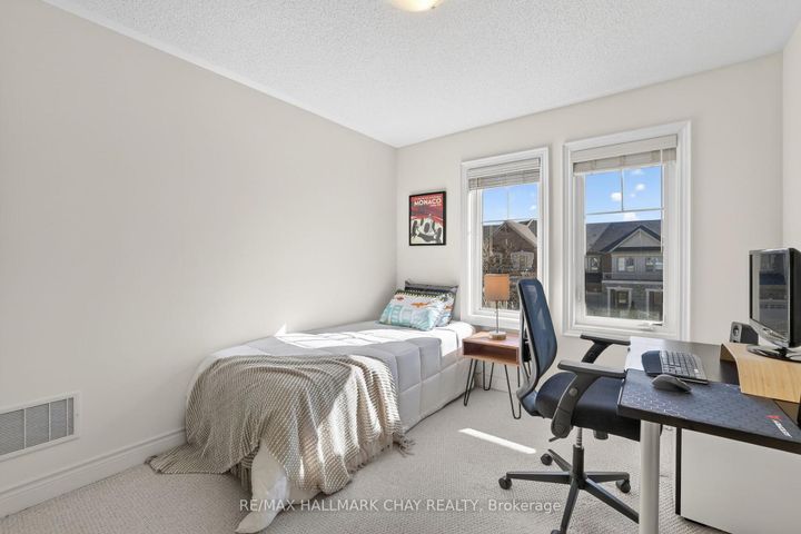 Photo 25 at 62 Fortis Crescent, Bradford, Bradford West Gwillimbury