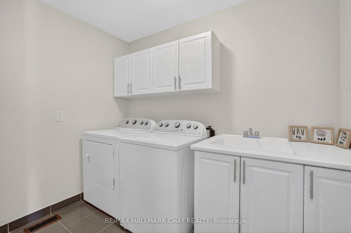 Photo 30 at 62 Fortis Crescent, Bradford, Bradford West Gwillimbury