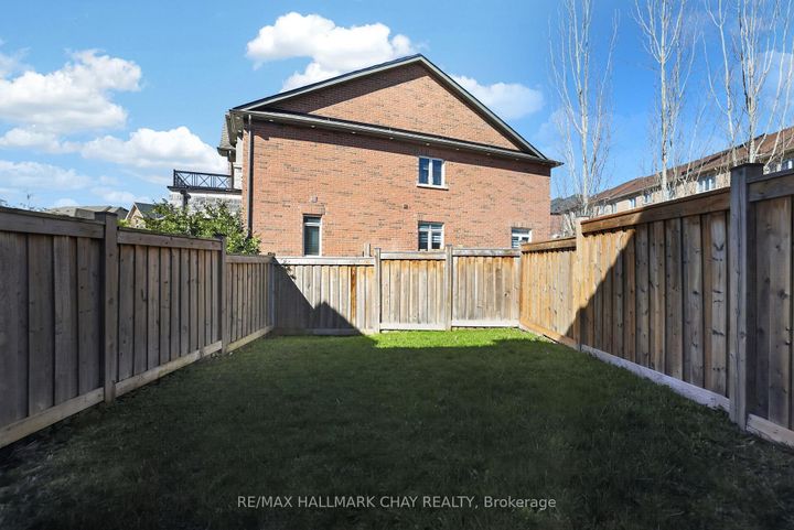Photo 32 at 62 Fortis Crescent, Bradford, Bradford West Gwillimbury