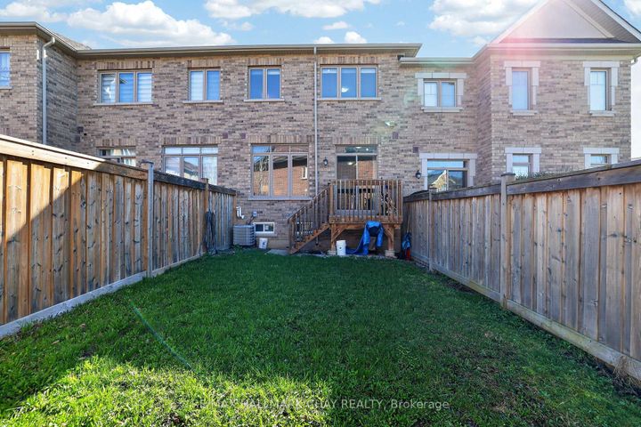 Photo 33 at 62 Fortis Crescent, Bradford, Bradford West Gwillimbury