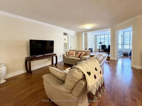 Photo 8 at 602 - 130 Carlton Street, South St. James Town, Toronto