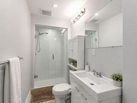 Photo 8 at 141 Palmerston Avenue, Little Italy, Toronto