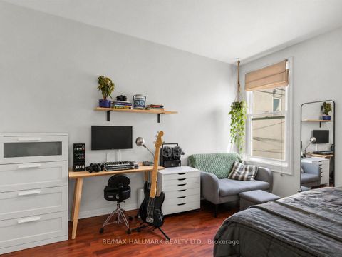 Photo 12 at 141 Palmerston Avenue, Little Italy, Toronto