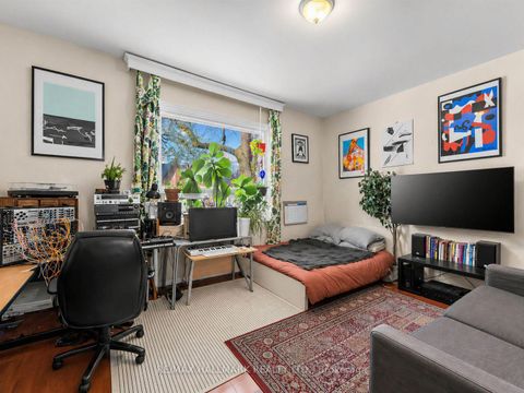 Photo 14 at 141 Palmerston Avenue, Little Italy, Toronto