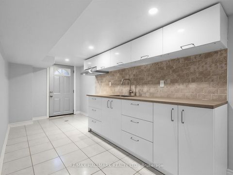 Photo 16 at 141 Palmerston Avenue, Little Italy, Toronto
