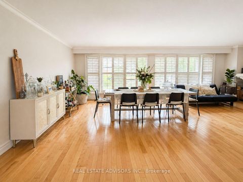 Photo 2 at 1 Lakehill Crescent, Cliffcrest, Toronto