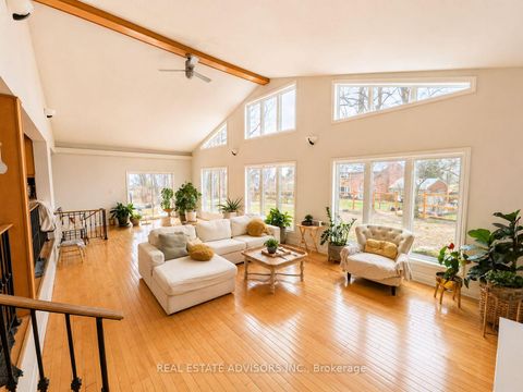 Photo 3 at 1 Lakehill Crescent, Cliffcrest, Toronto