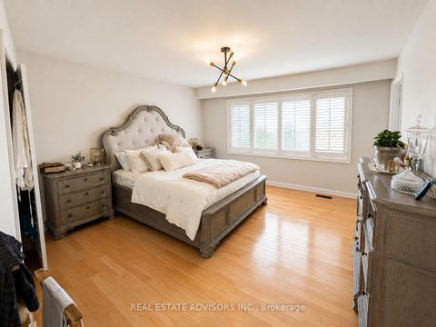 Photo 5 at 1 Lakehill Crescent, Cliffcrest, Toronto