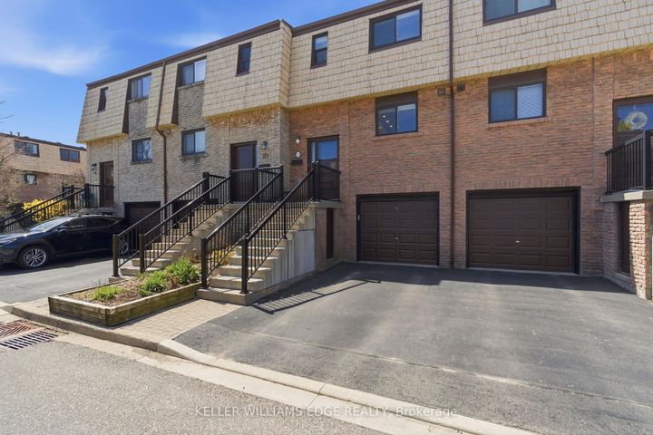 Photo 1 at 21 - 1520 Sixth Line, CP College Park, Oakville