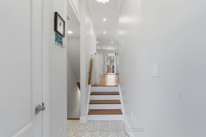 Photo 3 at 21 - 1520 Sixth Line, CP College Park, Oakville