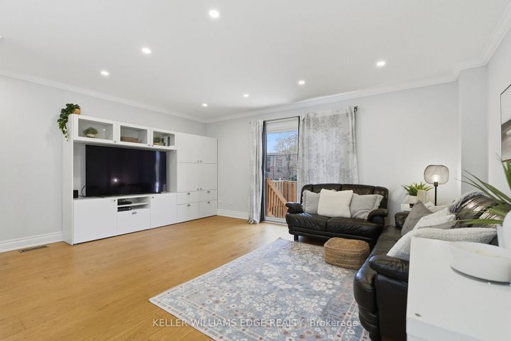 Photo 7 at 21 - 1520 Sixth Line, CP College Park, Oakville