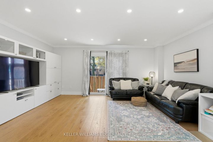 Photo 8 at 21 - 1520 Sixth Line, CP College Park, Oakville