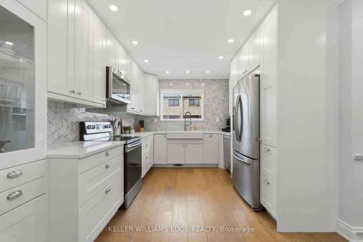 Photo 16 at 21 - 1520 Sixth Line, CP College Park, Oakville