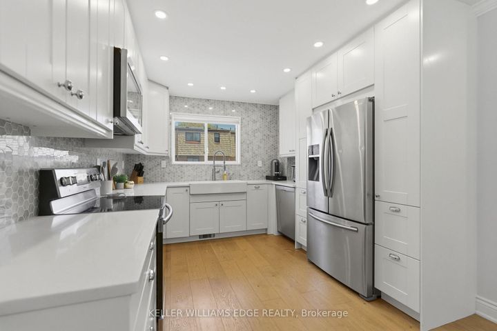 Photo 17 at 21 - 1520 Sixth Line, CP College Park, Oakville