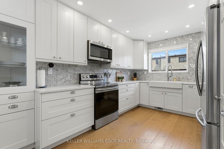 Photo 18 at 21 - 1520 Sixth Line, CP College Park, Oakville