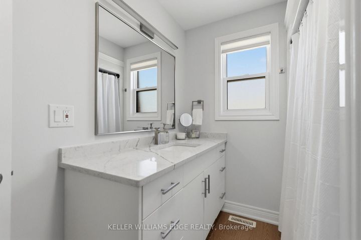 Photo 30 at 21 - 1520 Sixth Line, CP College Park, Oakville