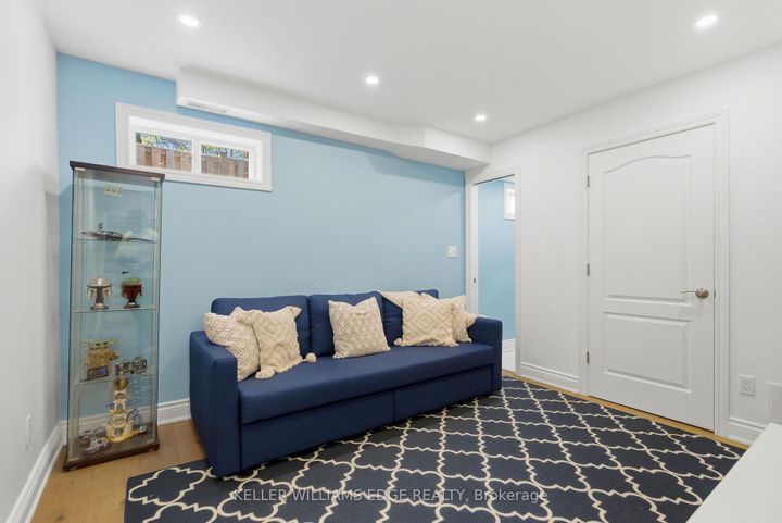Photo 32 at 21 - 1520 Sixth Line, CP College Park, Oakville