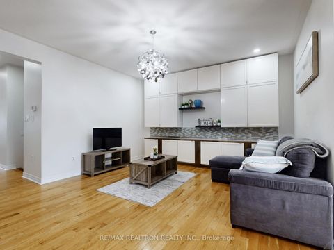 Photo 8 at 44 Westolivia Trail, Patterson, Vaughan