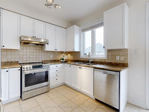 Photo 11 at 44 Westolivia Trail, Patterson, Vaughan