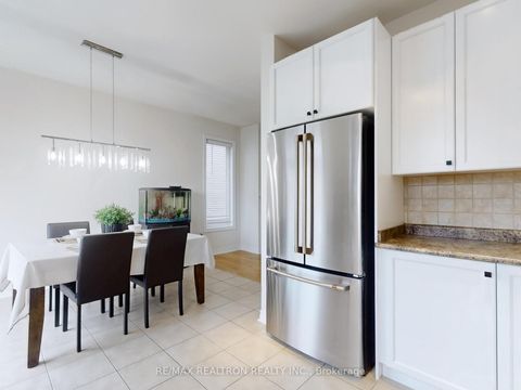 Photo 13 at 44 Westolivia Trail, Patterson, Vaughan