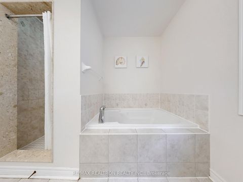 Photo 22 at 44 Westolivia Trail, Patterson, Vaughan