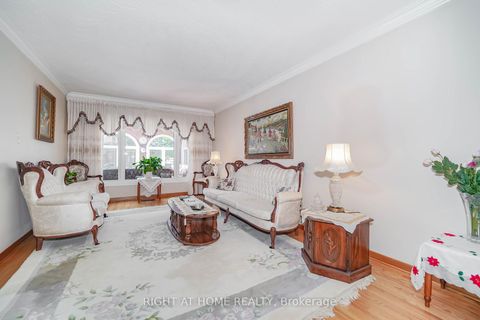 Photo 7 at 2 Lapworth Crescent, Steeles, Toronto