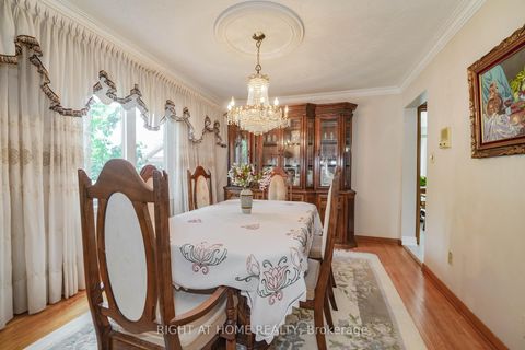 Photo 13 at 2 Lapworth Crescent, Steeles, Toronto